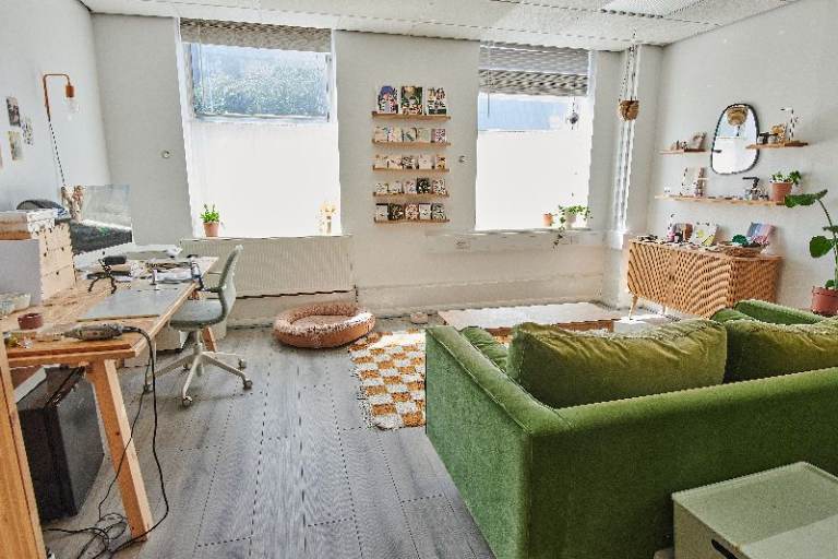 270ft (4-5 person) Workspace near Brighton Train Station 