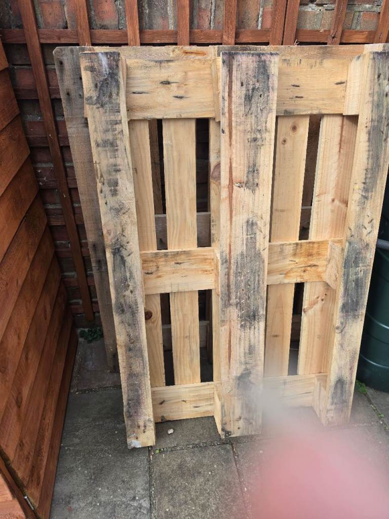 2 wooden pallets