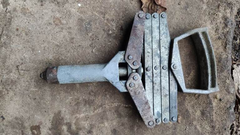 image for Vintage Lazy Tongs Pop Riveter 