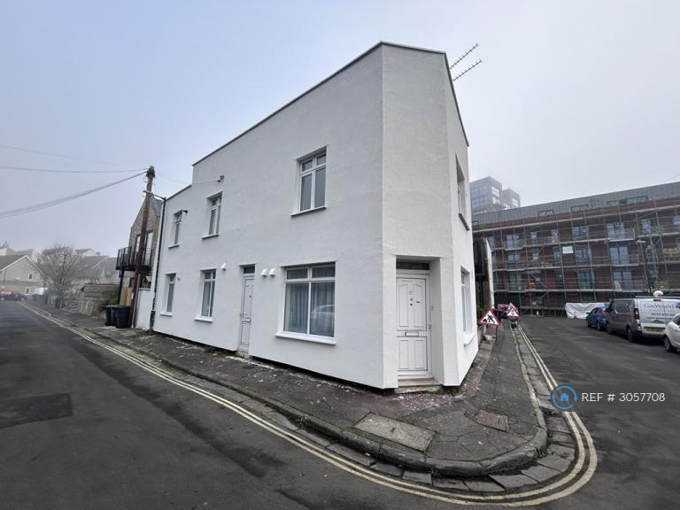 1 bedroom flat in Southville, Bristol, BS3 (1 bed) (#3057708)
