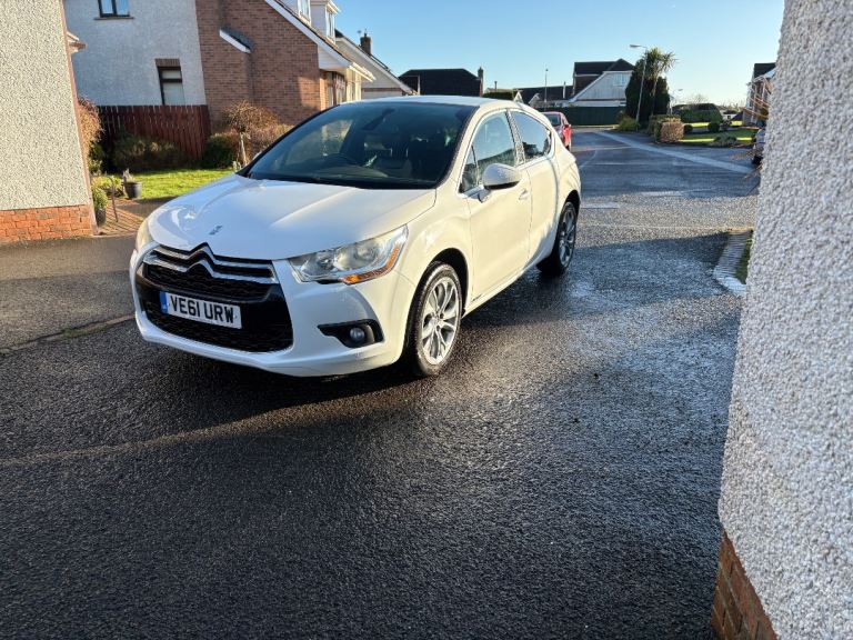 Citroen, DS4, Hatchback, 2012, Manual, 1560 (cc), 5 doors