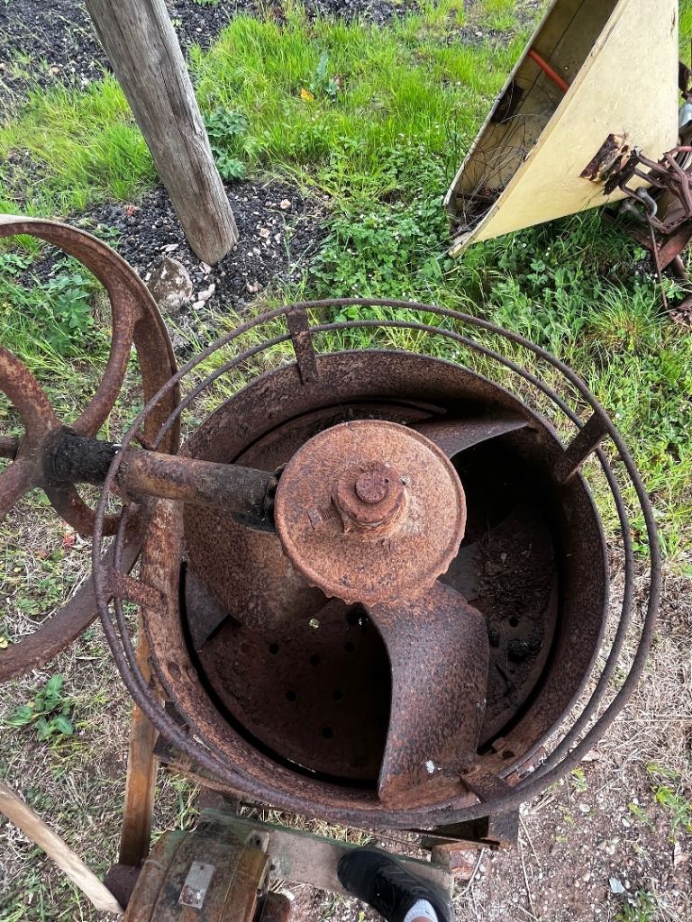 Belt powered seed cutter