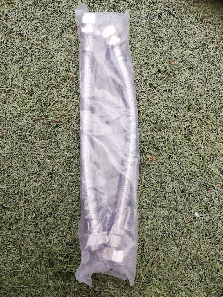2 x FLEXIBLE TAP CONNECTOR 22MM x 3/4" x 300MM – BRAIDED HOSE