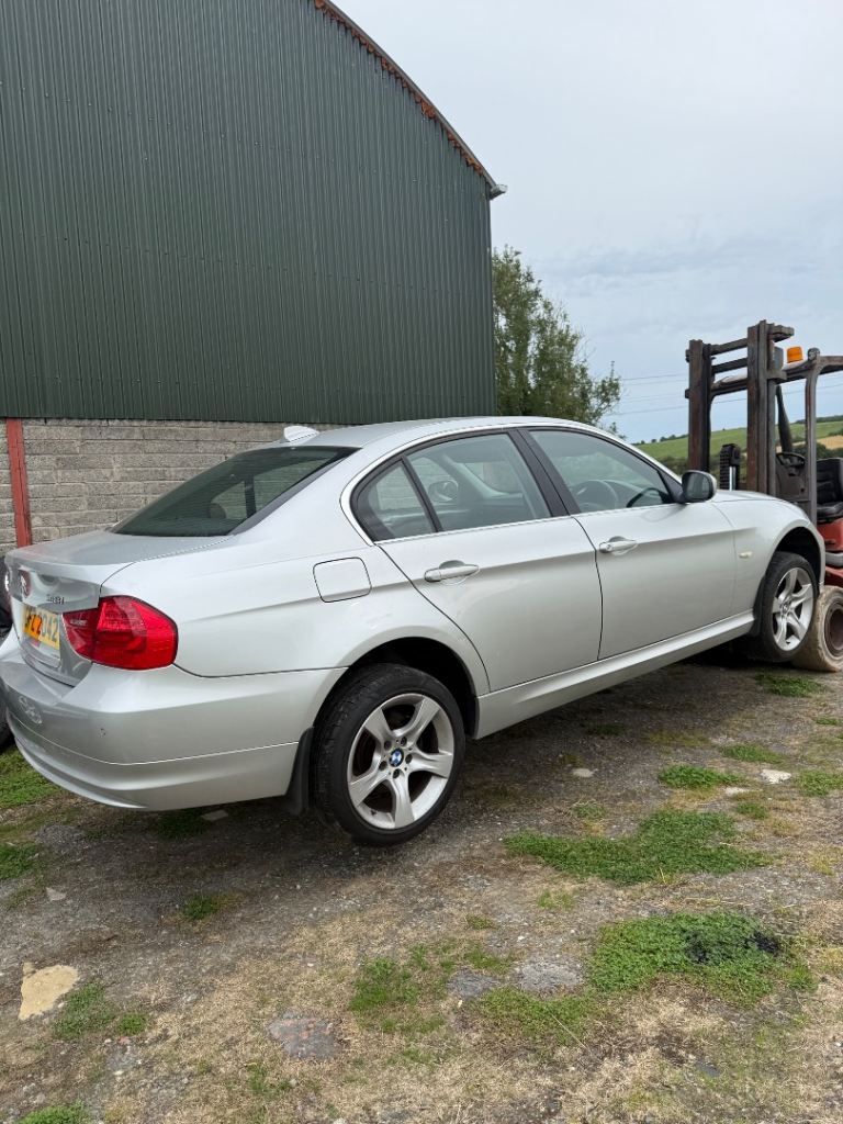 BREAKING BMW 318i PETROL MANUAL 2010