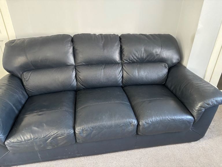 2 + 3 seater setees
