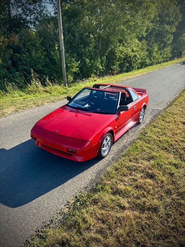 Toyota Mk1 MR2 T-bar