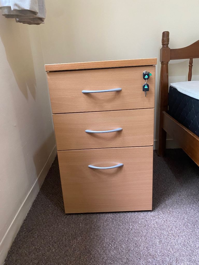 Excellent Condition Lockable Office Drawers – Light Wood