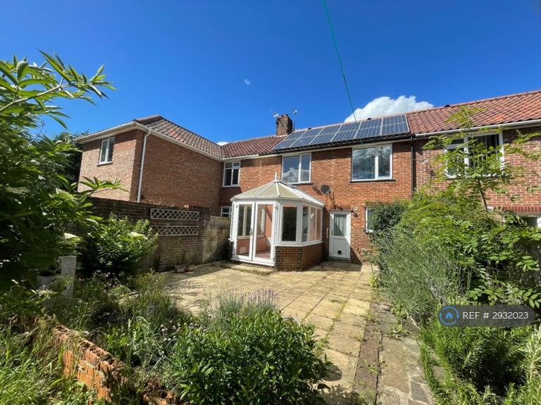 3 bedroom house in Ranworth Road, Norwich, NR5 (3 bed) (#2932023)