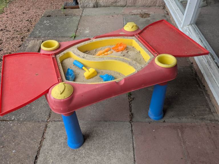 Sandpit table 