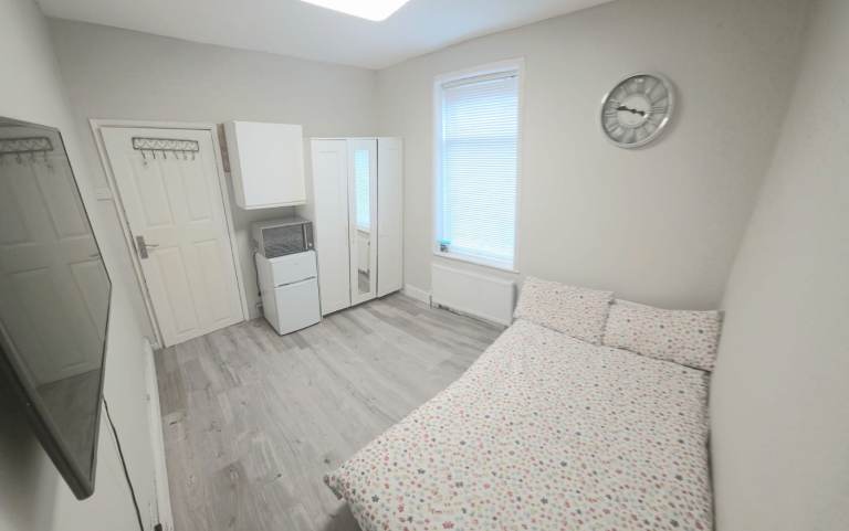 Spacious & Cosy Studio for Rent in - BR1 4SQ