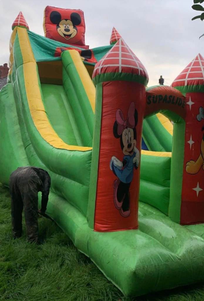 25FT X 20FT* MEGA SLIDE BOUNCY CASTLE + DELIVERY!