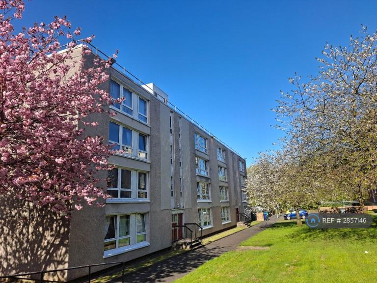 3 bedroom flat in Acre Road, Glasgow, G20 (3 bed) (#2857146)