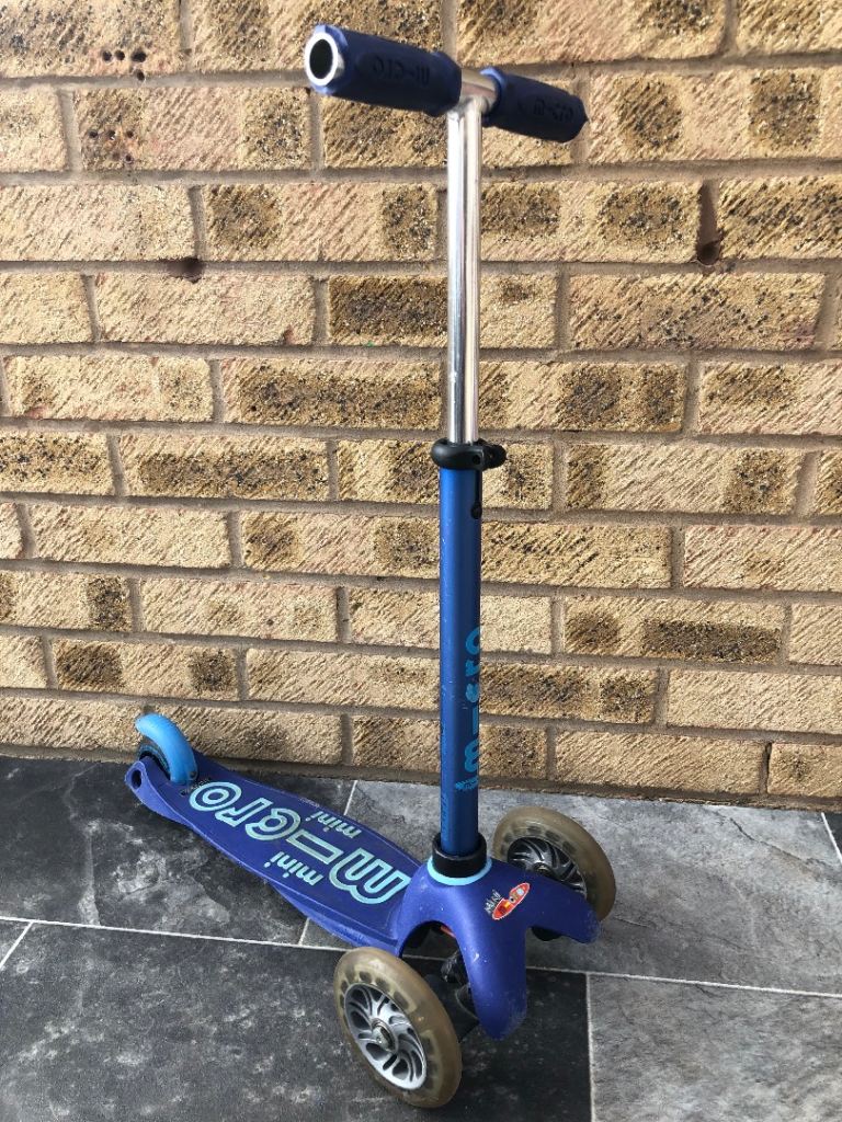Micro scooter flashing wheels 