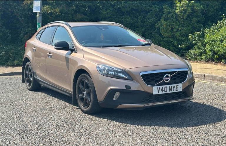 2013 Volvo V40 Cross Country 2.0 D3 SE Hatchback 5dr Diesel Manual Euro 5 (s/s) (150 ps) Hatchbac...