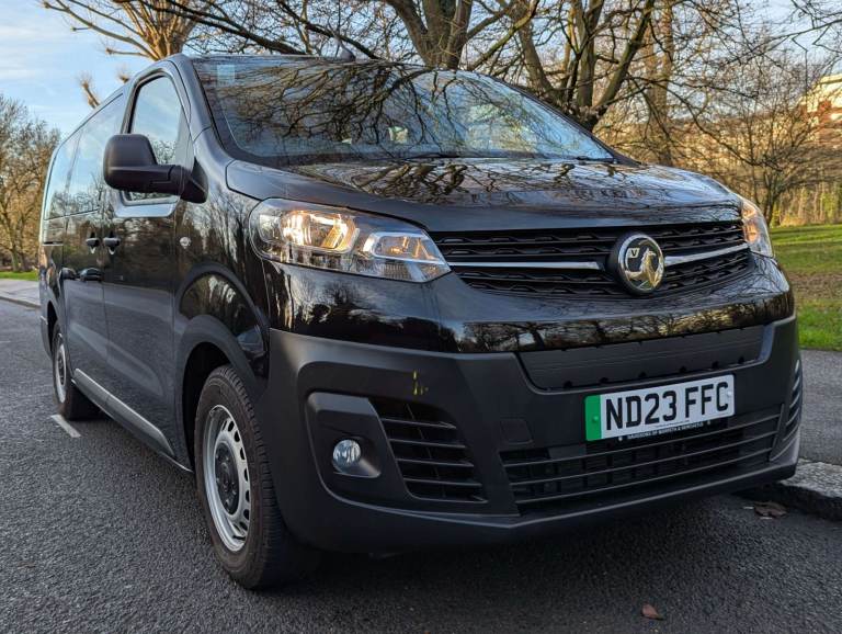 Vauxhall Vivaro-e Life (electric) 9-seats, 23-Reg, FSH, only 11,500 miles, SatNav, reversing camera