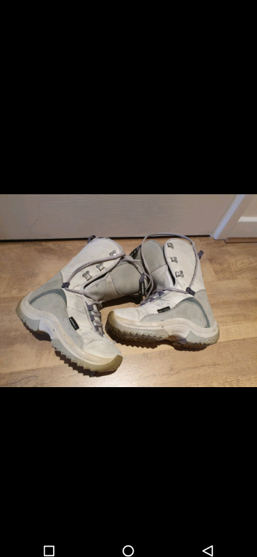 SNOWBOARD BOOTS with SHOCK ABSORBER