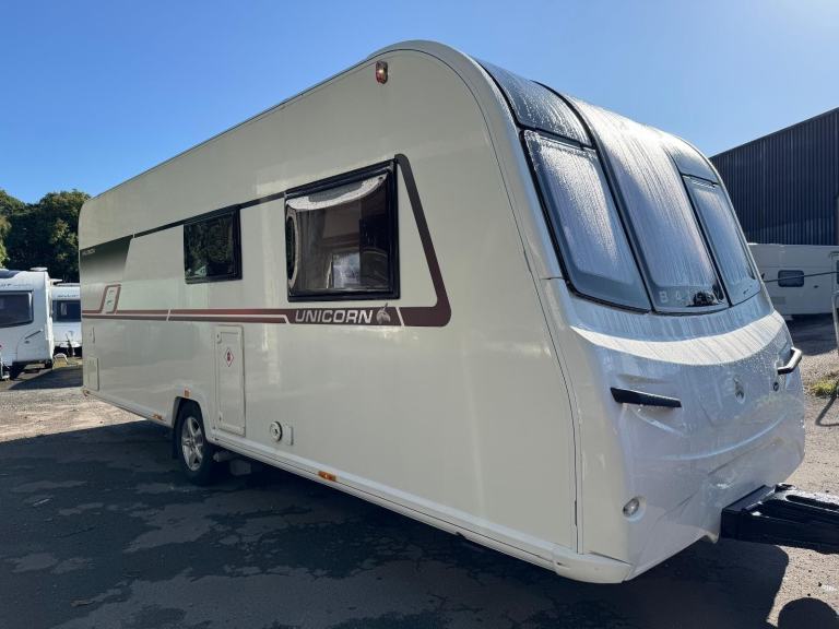 ⭐️ 2018/19 BAILEY UNICORN VALENCIA ⭐️ 4 BERTH FIXED BED TOURING CARAVAN ⭐️ 