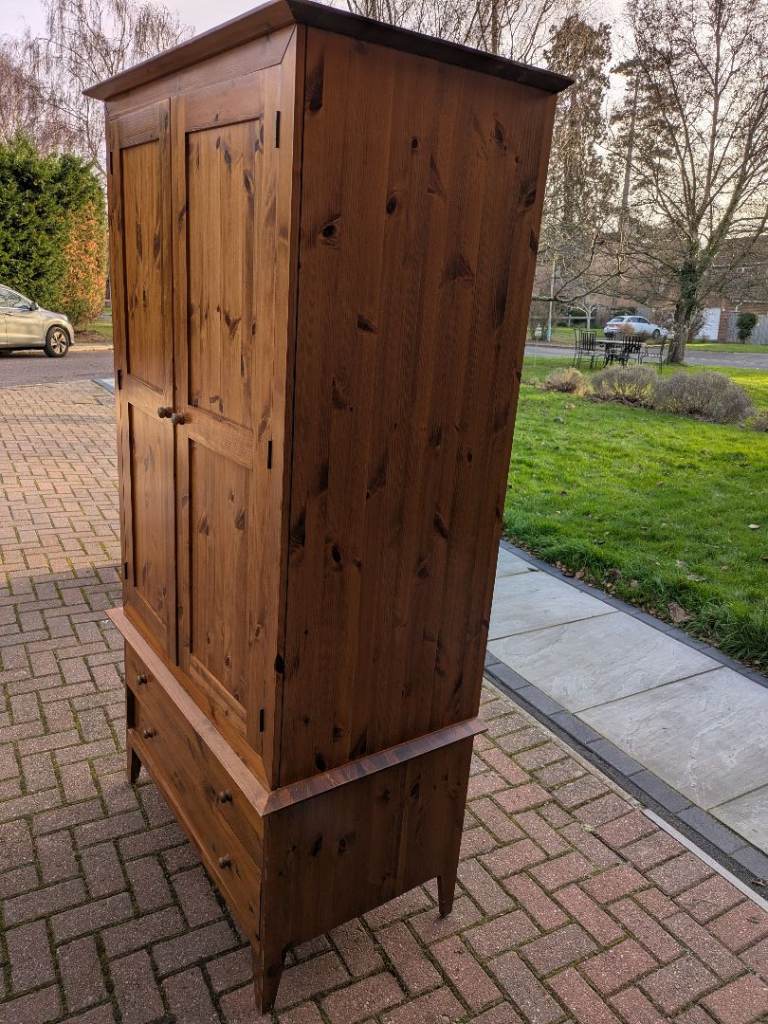 Warren Evans Shaker 2 Drawer Wardrobe – £275