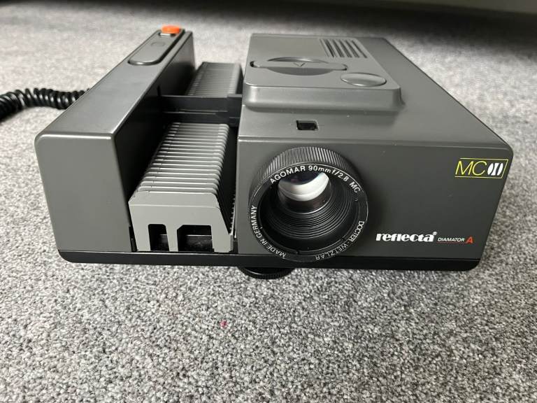 Agfa 35mm Slide Projector & Brand New Unused Slide Magazines