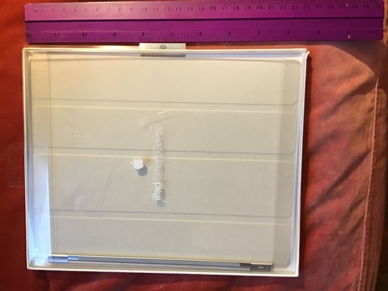 New Genuine Apple IPad cover 