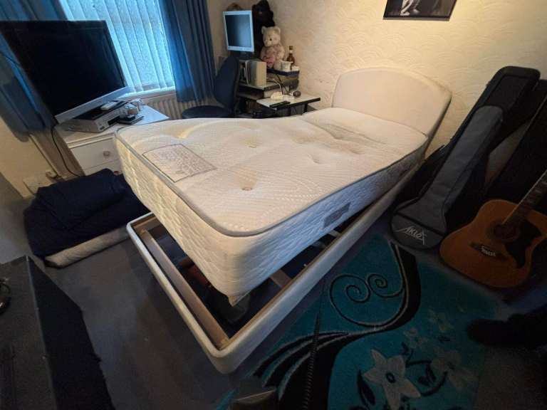 Craftmatic electric adjustment single bed with orthapedic mattress fresh condition only £150