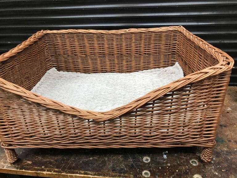 LARGE DOG BASKET