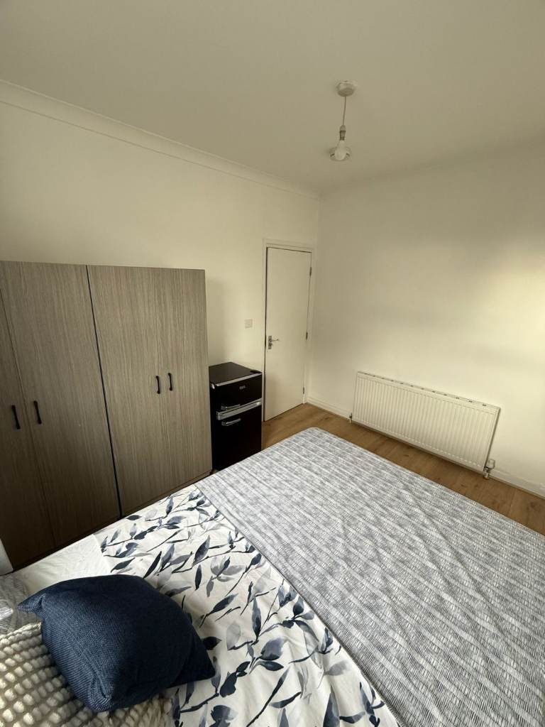 CLEAN DOUBLE ROOM IN SEVEN SISTERS - ALL INCLUSIVE ⭐