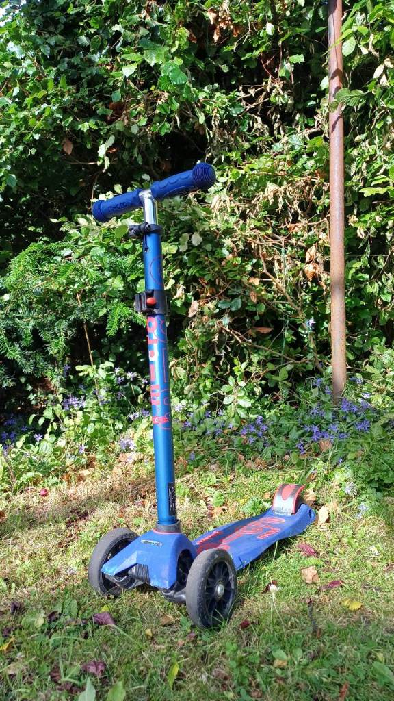 Maxi Micro Scooter – Blue, Good Condition