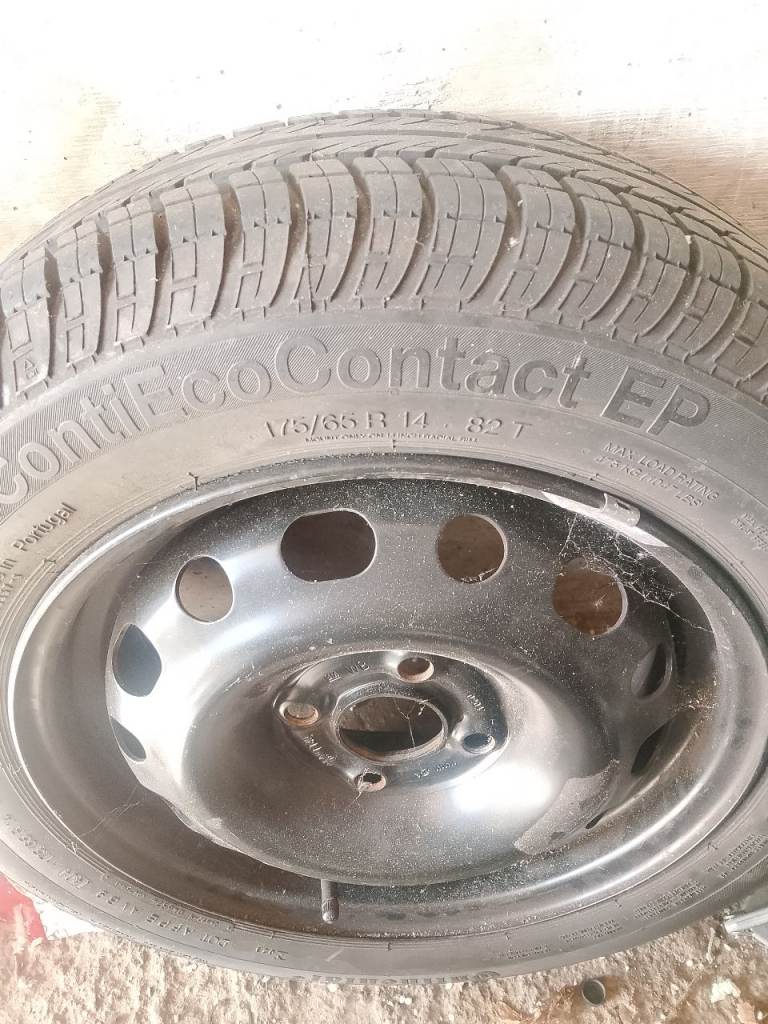 1xNew Tyre on Rim