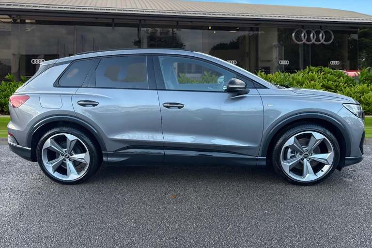 2025 Audi Q4 e-tron Q4  Black Edition 45 e-tron   kW SUV ELECTRIC Automatic