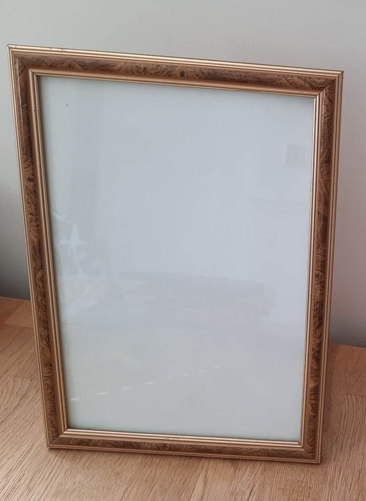 Picture frame 9x13 portrait Landscape View Free Stand or Wall Mount