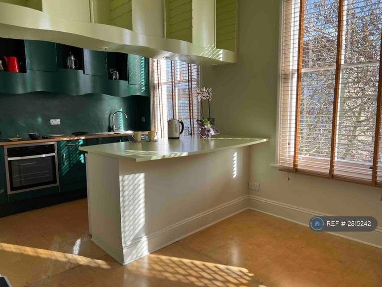 1 bedroom flat in Benthal Road, London, N16 (1 bed) (#2815242)