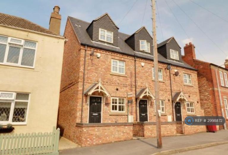3 bedroom house in River Cottages, Owston Ferry, DN9 (3 bed) (#2998872)