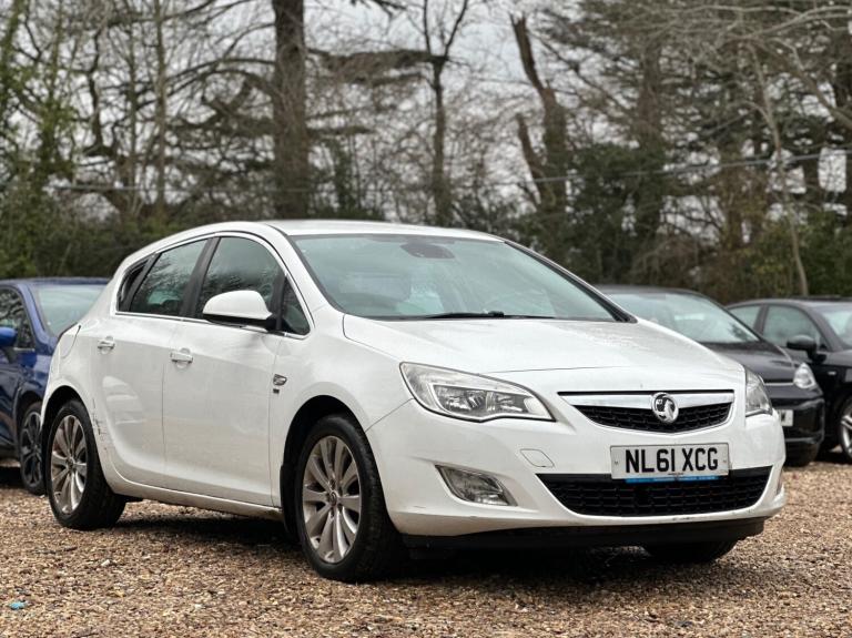 2011 Vauxhall Astra 1.6i 16V SE 5dr HATCHBACK Petrol Manual
