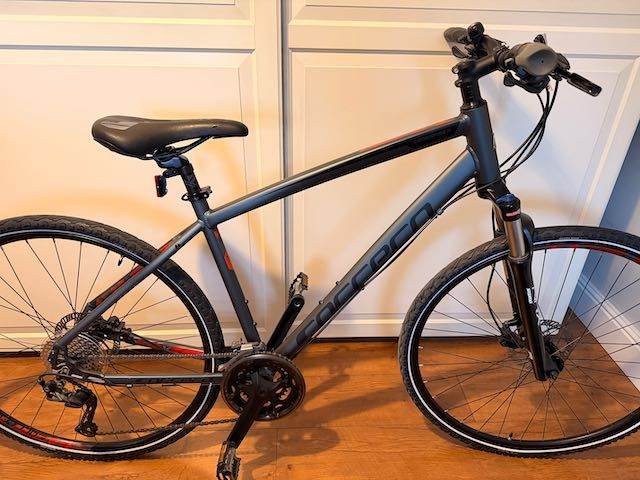 AS NEW-Carrera Crossfire 3 Mens Hybrid Bike (2x9 Shimano Altus) Dark Grey Medium Frame