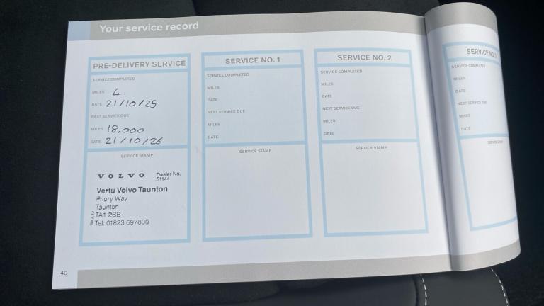 2025 Volvo XC40 2.0 B3P Plus Dark 5dr Auto Petrol Estate Estate Petrol Automatic