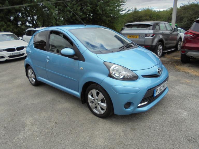 TOYOTA AYGO 1.0 VVT-i Move with Style 5dr (Full Leather)