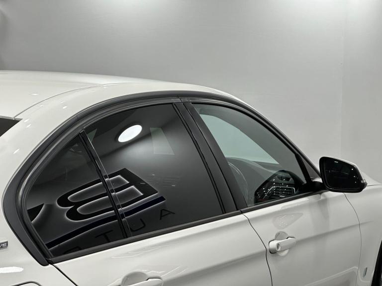 2017 BMW 3 Series 2.0 330e 7.6kWh Sport Auto Euro 6 (s/s) 4dr SALOON Petrol/Electric Hybrid Autom...