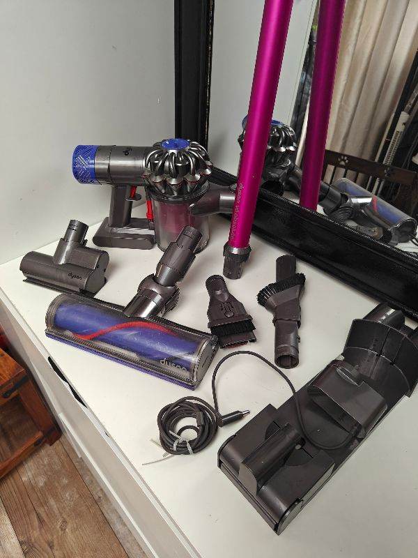 Dyson pink V6 absolute. Clean and working. Can drop local for extra 