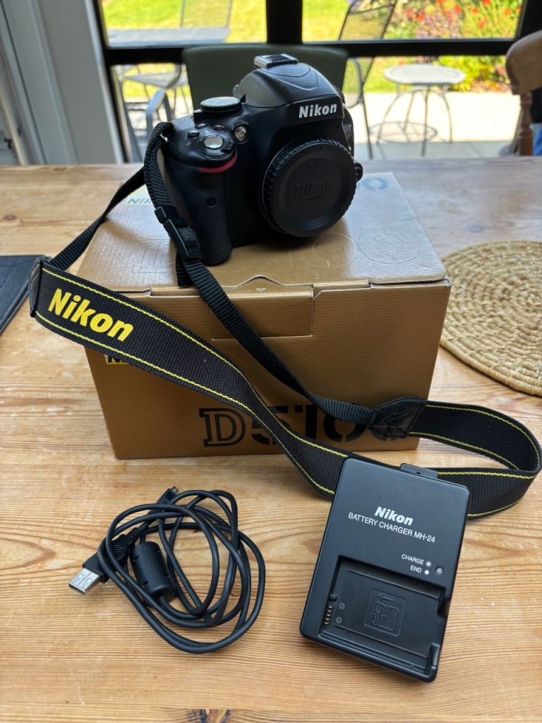 Nikon D5100 digital SLR camera