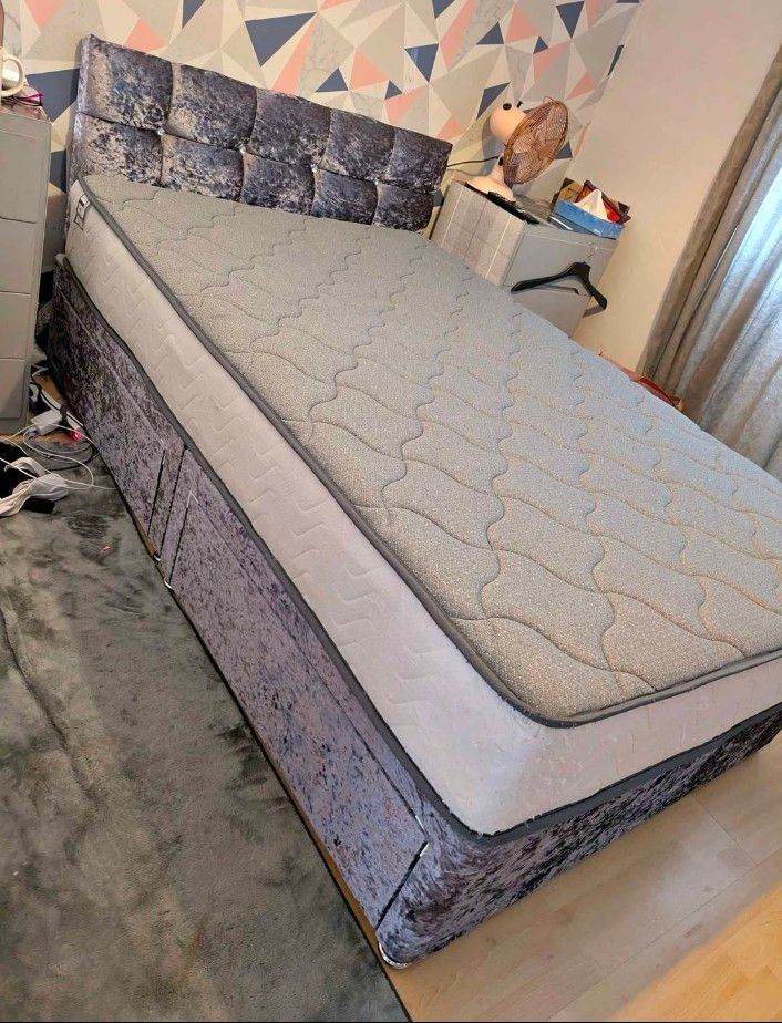 Small double bed with mattress and headboard - excellent condition - can deliver nearby 