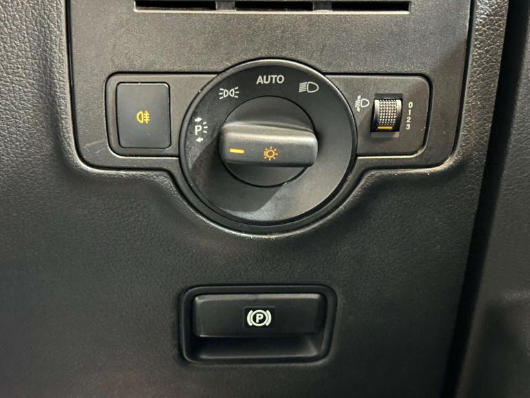 2015 Mercedes-Benz Vito 114CDI BlueTec Crew Van PANEL VAN DIESEL Automatic