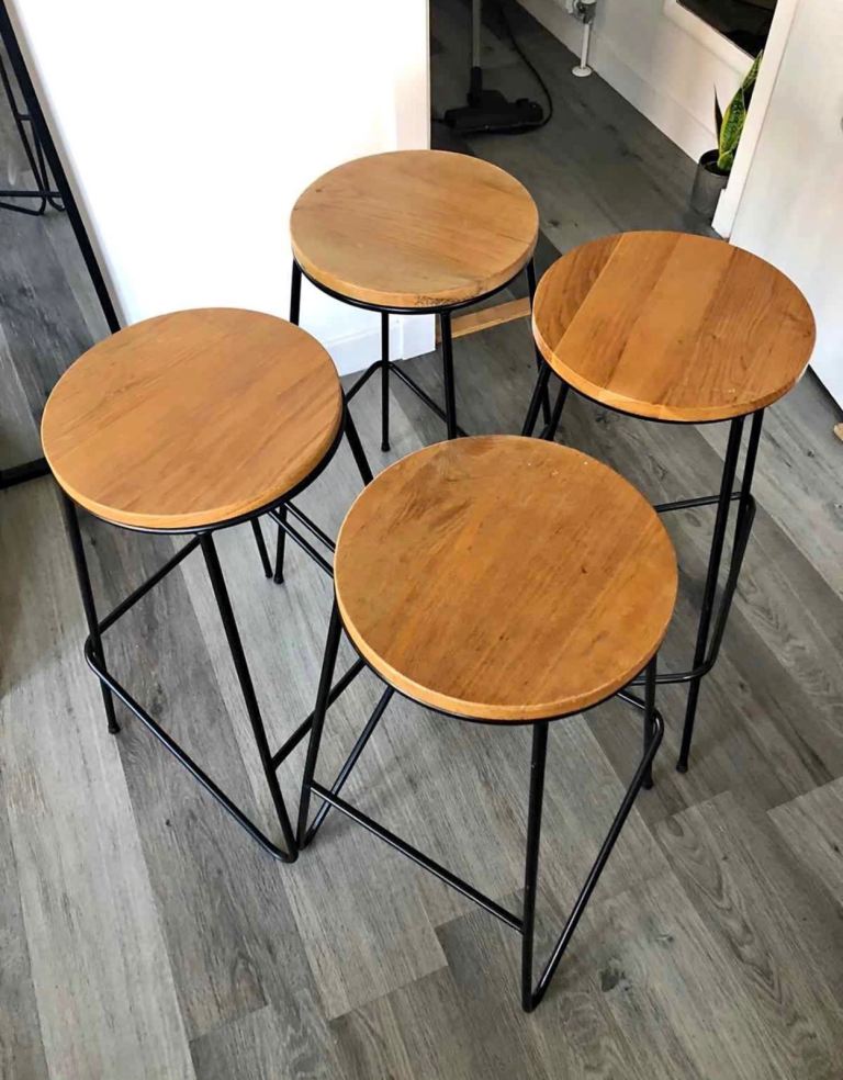 Bar/kitchen island stools 4 wooden chairs with metal legs 
