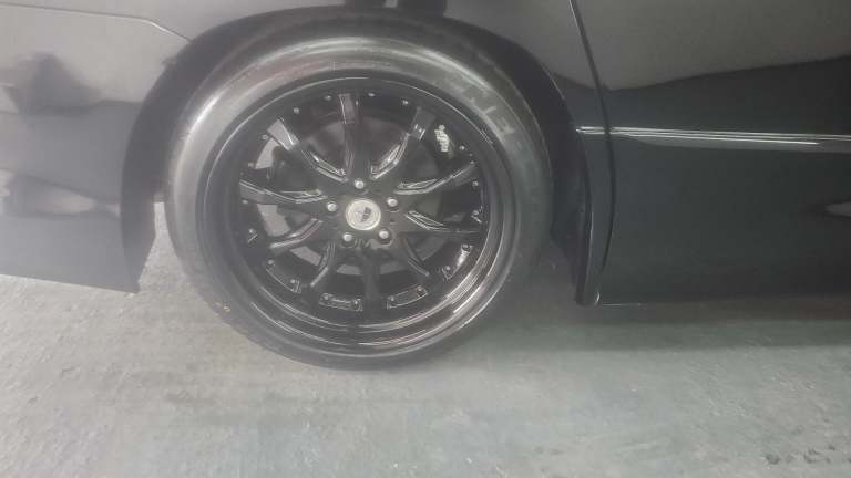 Toyota Alphard 2.4 black automatic 8 seater sunroofs fresh japanese import 2010