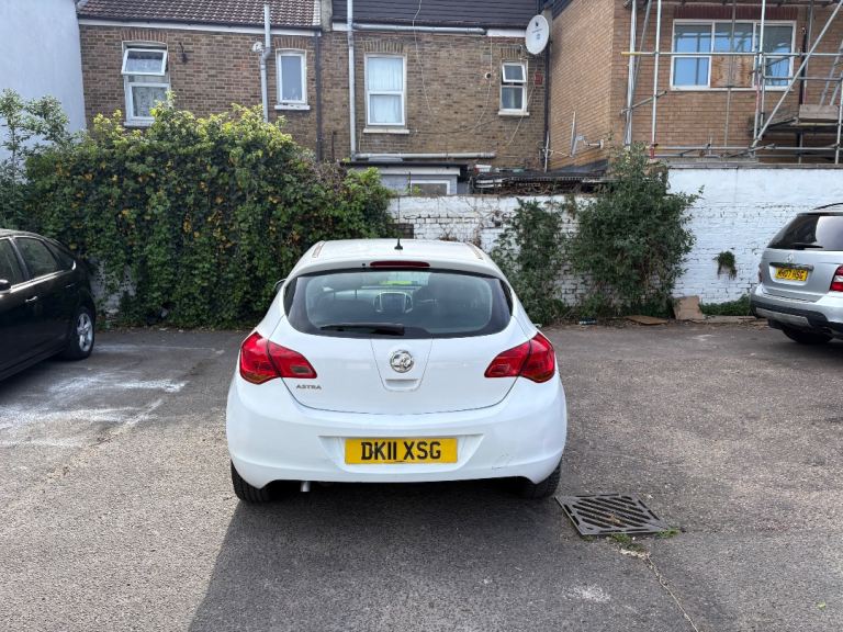 Vauxhall, ASTRA, Hatchback, 2011, Manual, 1398 (cc), 5 doors