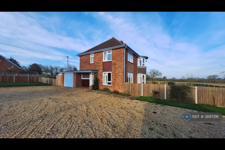 3 bedroom house in Norwich Road, Norwich, NR15 (3 bed) (#2897216)