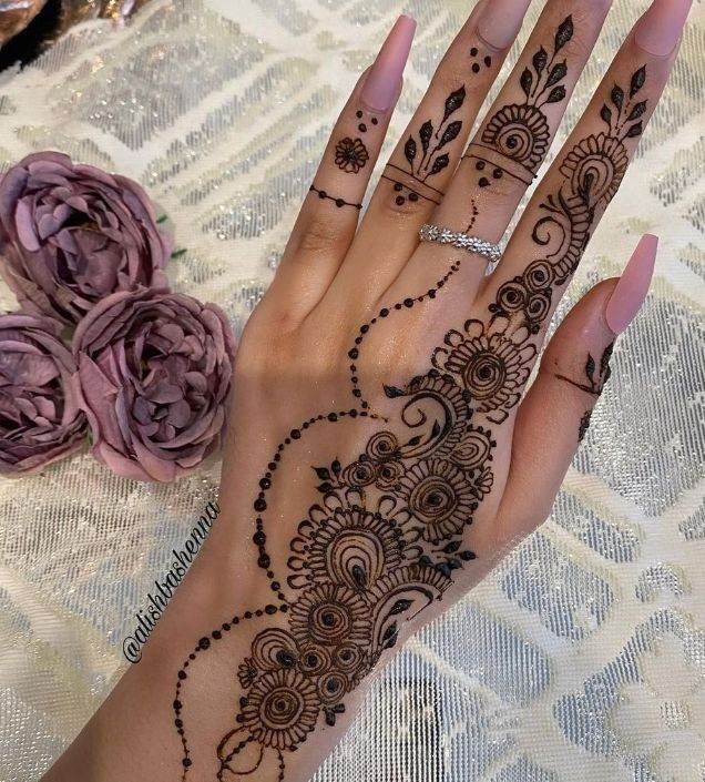 Henna Artist 