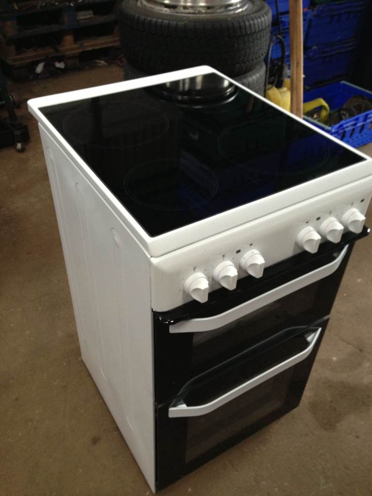 HOTPOINT CERAMIC TOP COOKER 500MM BRAND NEW DELIVERY AVAILABLE