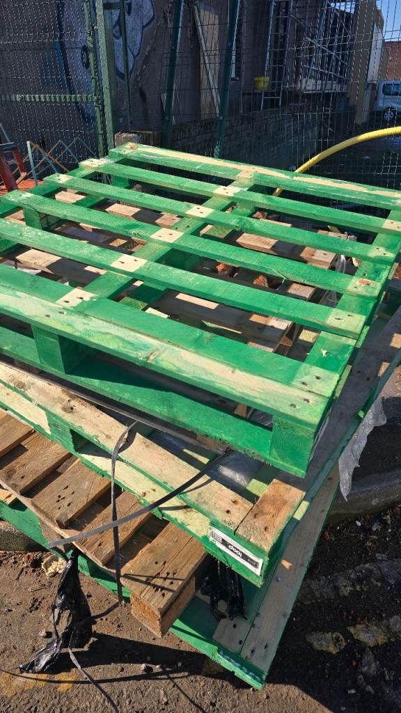 Pallets FREE!