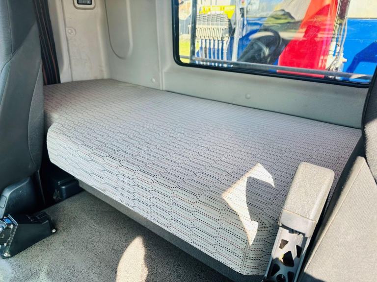 2019 DAF CF 450 8X4 TIPPER GRAB, EPSILON M125 CRANE, SLEEPER CAB